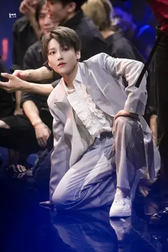 刘雨昕超话91#刘雨昕正能量偶像#20201007 蒙面9290王录制 look