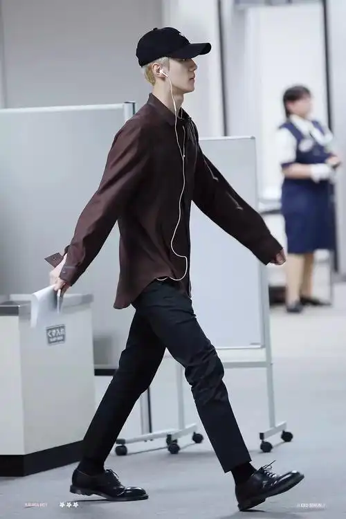 吴世勋身材也太虐了吧.