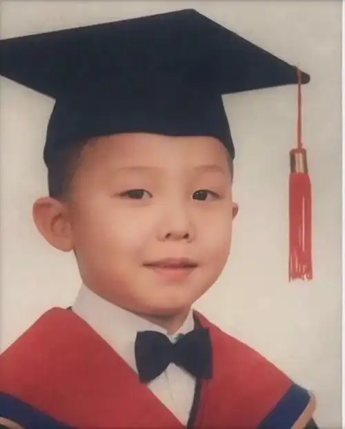 权志龙小时候珍藏照片