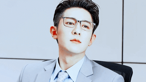 季肖冰《温暖的弦》高访动图存档(一)