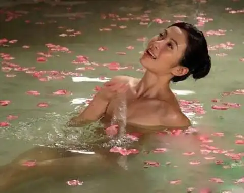 图盘点明星美女泡澡十大不怕走光明星