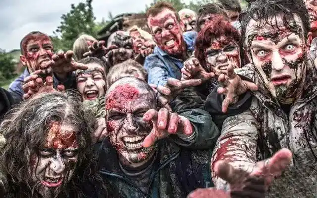 月圆之夜的丧尸跑,你怕了吗