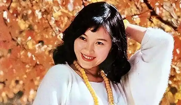 方舒:一婚跟陈国星,二婚搭"小鲜肉"被甩,今66岁苍老难认