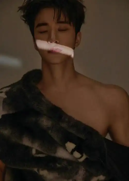 张艺兴李现任嘉伦成毅吴世勋吴楚一曾舜晞肖顺尧等动态