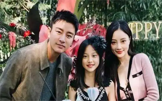 直到看见李小璐近照,终于明白李小璐为何离开贾乃亮