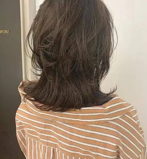 层次感中长发图片 打造慵懒随性时髦范 - 女生直发 - 发型站