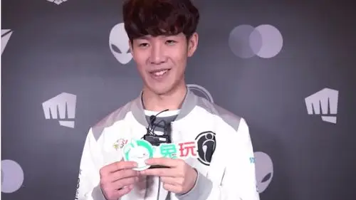 直接开笑压制不住