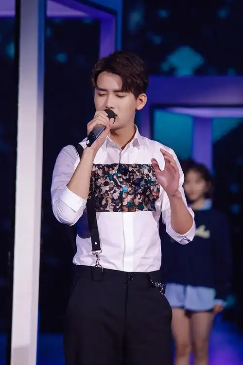 熊梓淇登《快乐大本营》音乐节"白云cp"合体默契迸发_搜狐娱乐_搜狐网