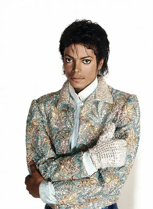 迈克尔杰克逊从小到50岁的面容变化以及关于整容的事情