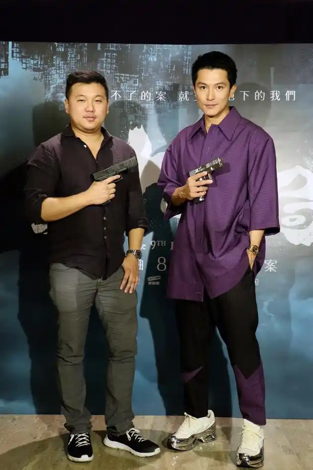 邱泽怕鬼还敢接灵异电影导演自曝被跟经验