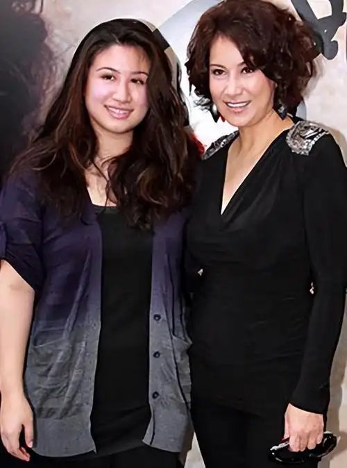 甄妮个人资料简介(甄妮的年龄)-滕韵技术生活网