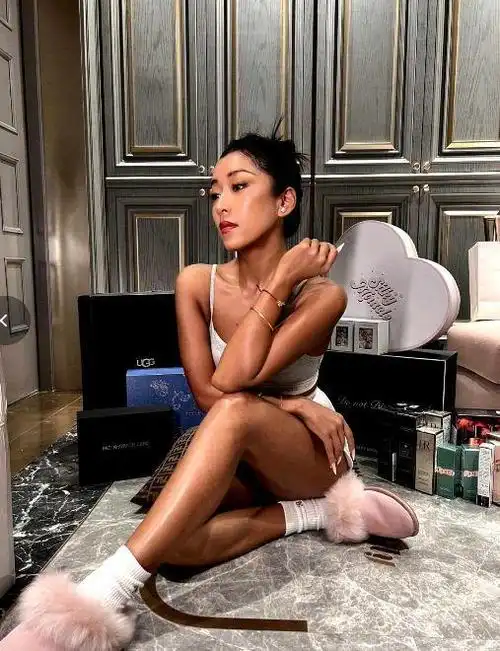 卖惨炫富,撩骚当"小三",这次吉克隽逸谁也"救"不了|刘欢|绯闻|唱片