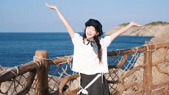 吕小雨超话#夏日青春派对#海边日记9898