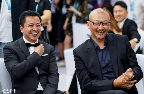 华谊兄弟ceo王中磊和导演管虎(右)