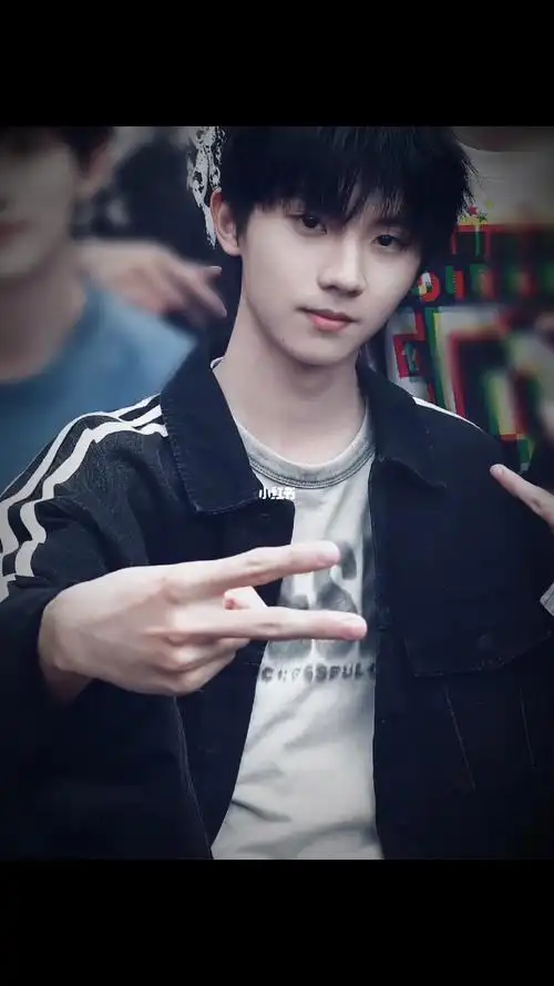 马嘉祺  反手比耶70#郑州蛊王马嘉祺  哥酱真的帅亖我了#马嘉祺