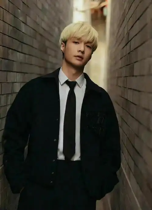 张艺兴北京街头随拍##张艺兴