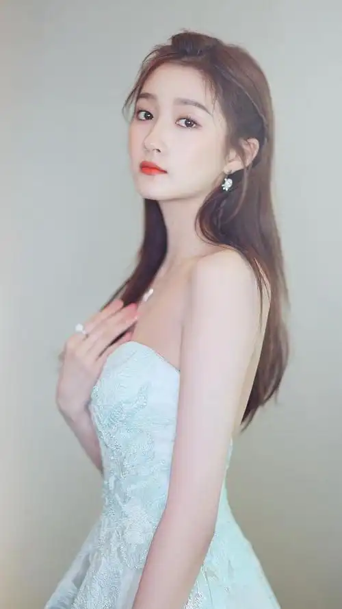 海啸新月从时序流迁转采于2021-08-29 23:03:15关晓彤素材人海啸新月