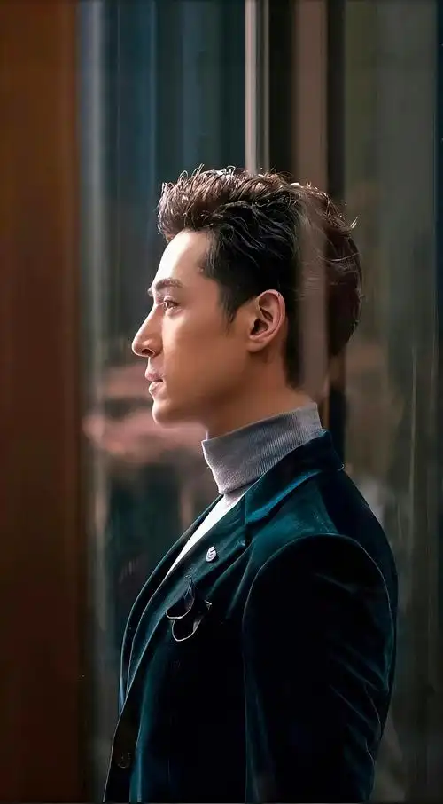 得给我男神胡歌盖个楼繁花深处寻一轮古月映梦如昼风雨归时载一叶诗书