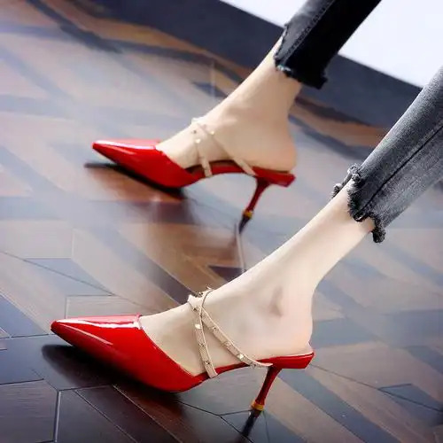 罗马交叉绑带奢华铆钉韩版包头中跟高跟鞋2020夏季细跟尖头凉鞋女