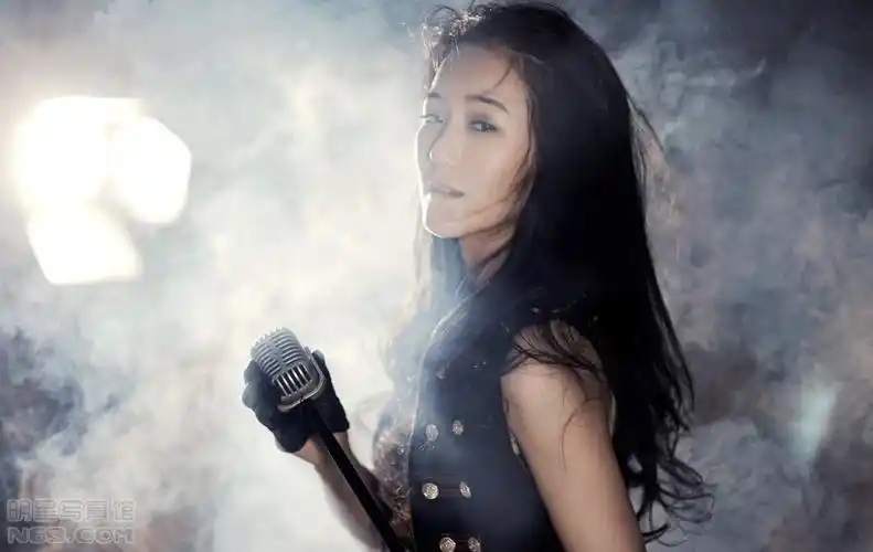 龙梅子写真图片-自制768x1024壁纸.高清大图-明星写真馆n63.com