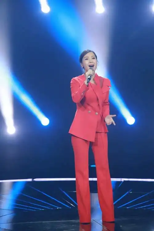 著名女高音歌星云朵最新羌语版歌曲云归上线