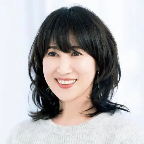 40岁女人发型别瞎烫,认准这11款"减龄"锁骨发,显年轻很洋气