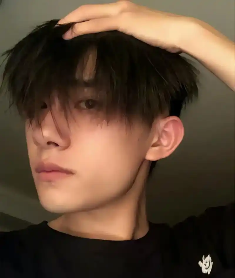 一些很喜欢的千玺的照片#易烊千玺  - 抖音