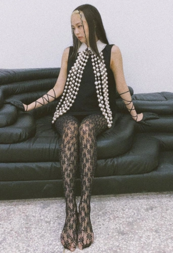 jennie终于放开,穿的袜子薄得只有一层阴影,看到腿我酸了