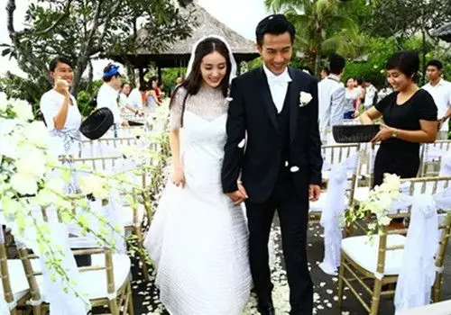 图杨幂刘恺威结婚照两人恩爱甜蜜享受二人世界