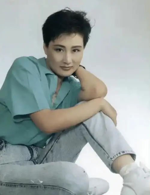 张凯丽和丈夫相爱26年我先生不是郭冬临绯闻让她哭笑不得