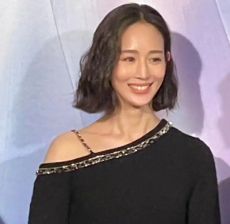 张钧甯"瘦脱相"认不出!身高168体重43公斤,疑过度养生