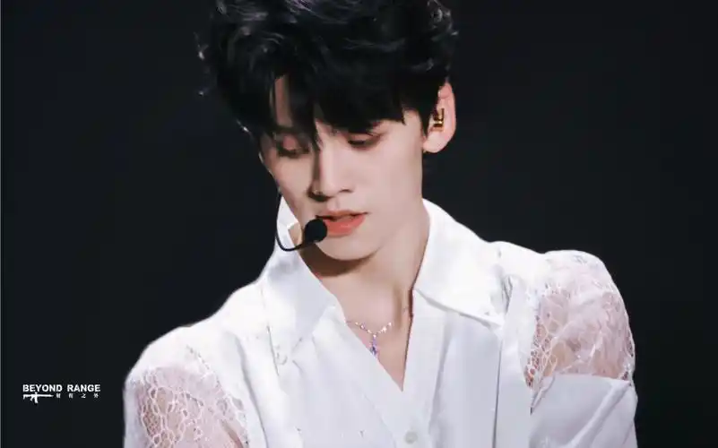 【左航】清纯男高再跳波斯猫?白衬衫又纯又欲!