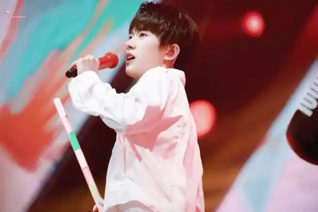 易烊千玺电影小小的我##四字 易烊千玺 yyqx 四字弟弟