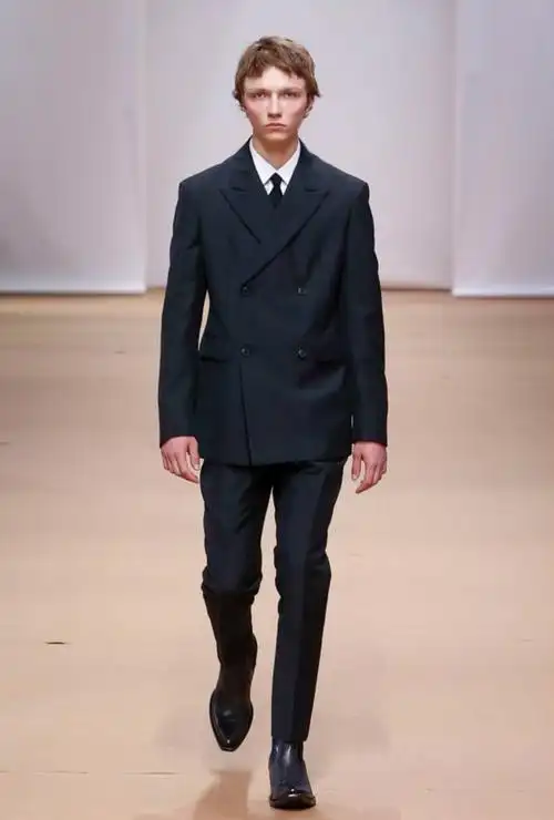 prada 2023春夏男装时装秀