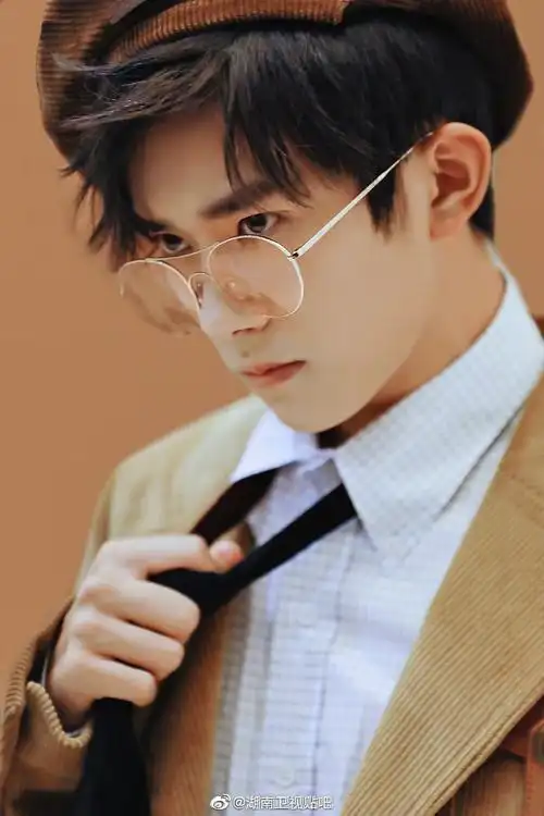 tfboys新闻200115易烊千玺眼镜杀合集绝世魅力狙击你的心