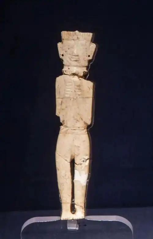 文物真有趣凌家滩玉人小身材展示五千年前高超技艺