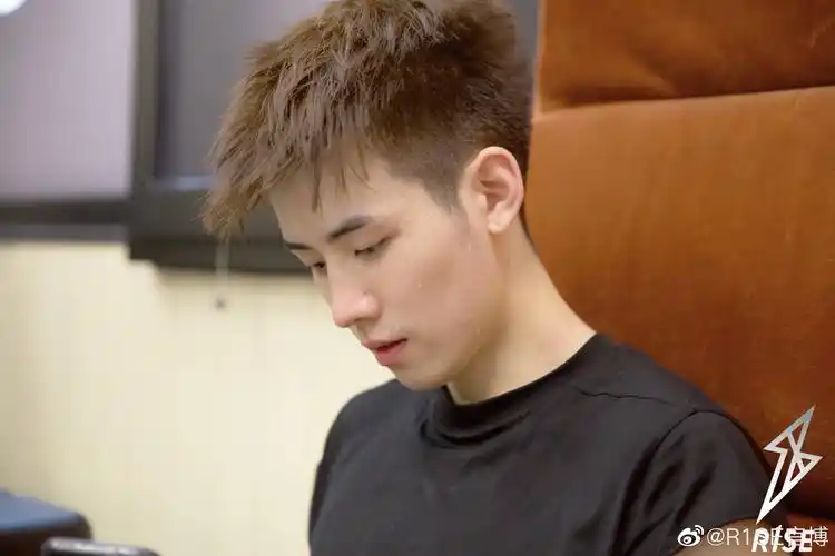 r1se任豪7315 - 堆糖,美图壁纸兴趣社区