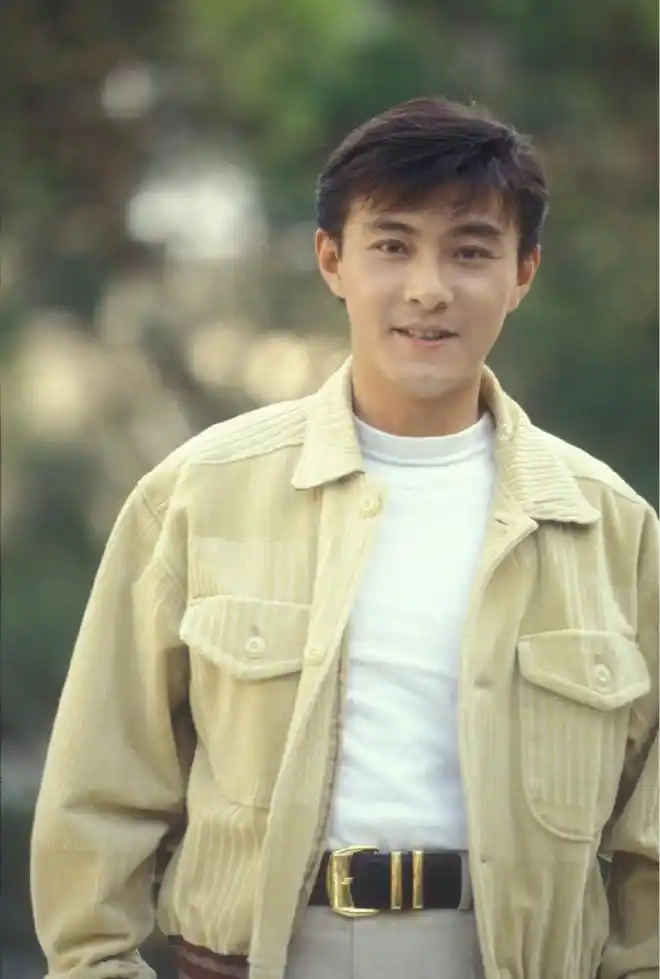 张卫健年轻时期的写真照,颜值不输当今娱乐圈的小鲜肉