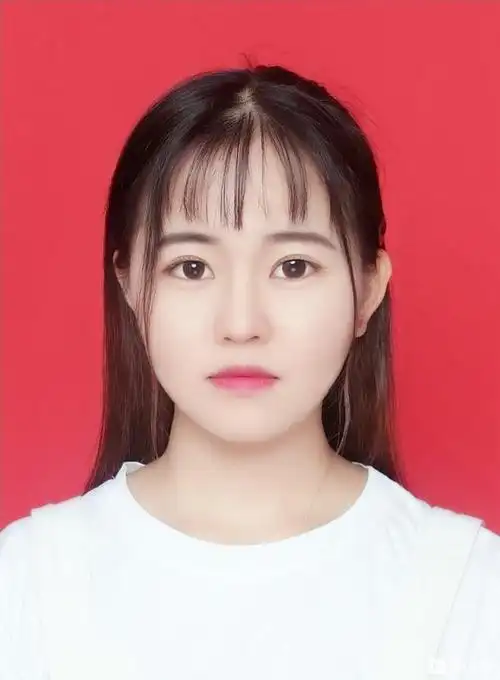 一美女发张证件照表示帮我在旁边加个胡歌结婚证那种