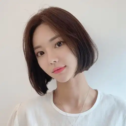 夏季必备发型,推荐2021年流行的5款利落小短发 ,减龄好打理