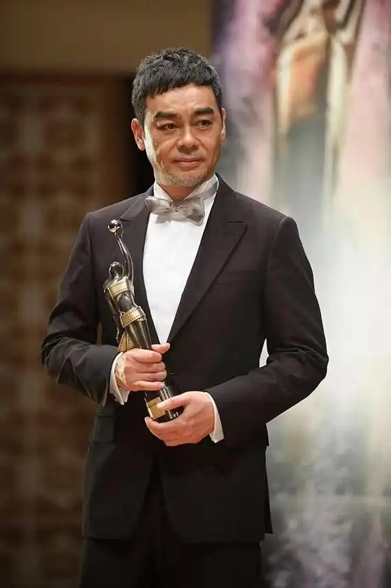 回顾香港6位男演员:岁月不饶人,曾经英俊小伙子如今都成老爷爷