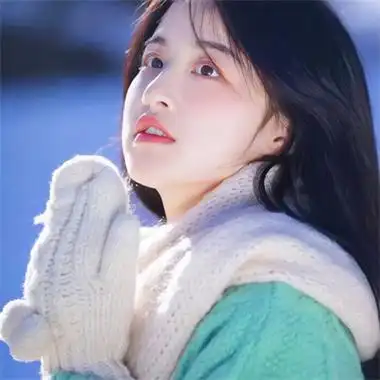 气质超然的美女头像 好看又很唯美的女生头像