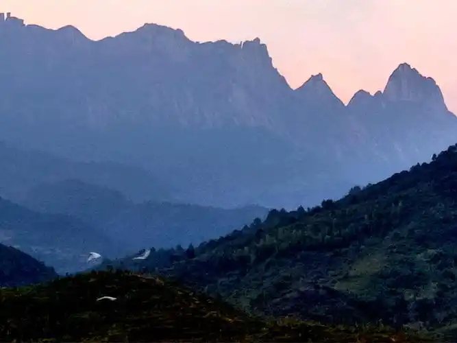 巍峨壮丽的大山
