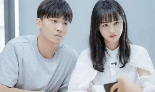 张恒好友辟谣郑爽未和孩子视频双方关系紧张孩子前途堪忧