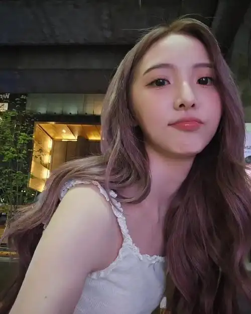 郑乃馨回应恋情#nene郑乃馨回应与bright同游日本的恋情传闻:只是