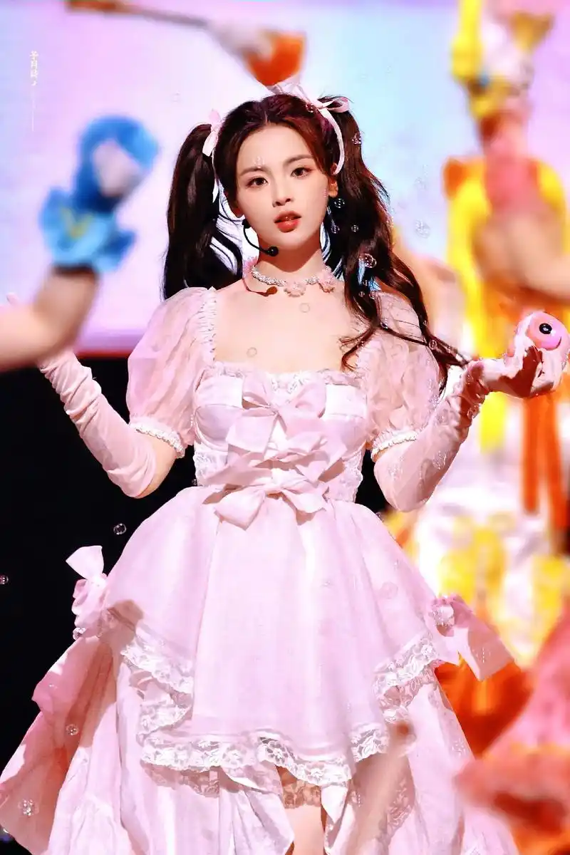 杨超越双马尾公主裙造型#93 #杨超 - 抖音