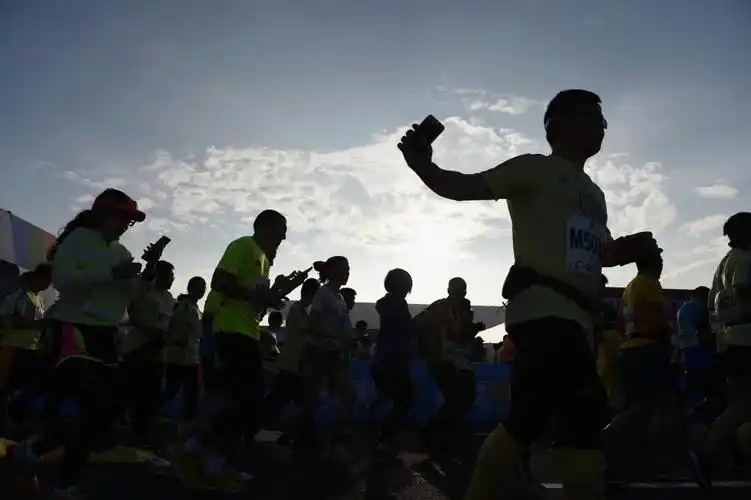 厦门马拉松领物方式突然"变卦",这让跑者咋办?