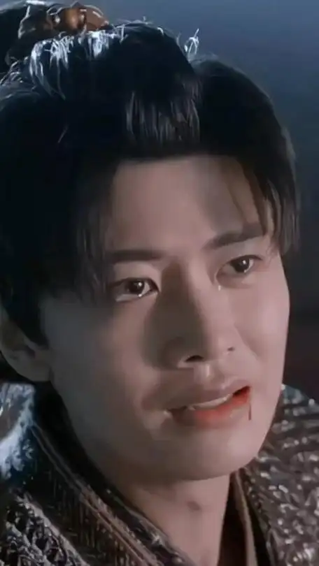 啊啊啊任嘉伦好会演哭戏呀在新剧烈焰中与叔叔团聚泪如雨下