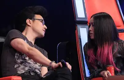 第二位 :张玮 再来是和当年冠军梁博的对决,那英无情的淘汰了张玮.