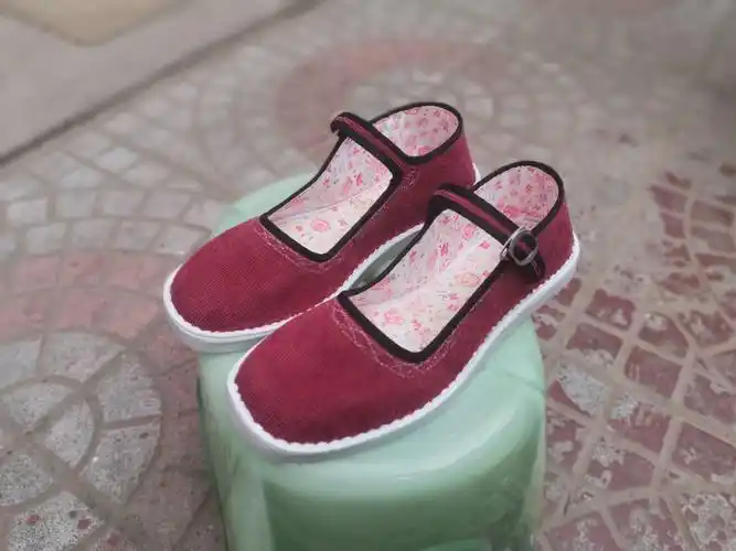 春秋手工绣花布鞋民族风一字扣带女式单鞋浅口白布鞋